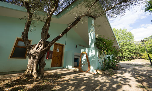 Toilettes, douches chaudes, éviers du Camping Mascún de Rodellar Toilettes, douches chaudes, éviers du Camping Mascún de Rodellar