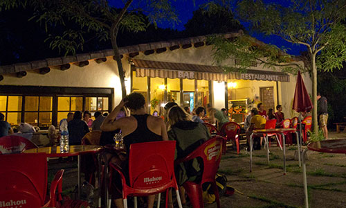 Bar restaurant à Rodellar. Repas, plats variés, sandwiches, café, brasserie. Bar restaurant à Rodellar. Repas, plats variés, sandwiches, café, brasserie.