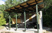 Tables pique-nique. Camping Mascún Tables pique-nique. Camping Mascún