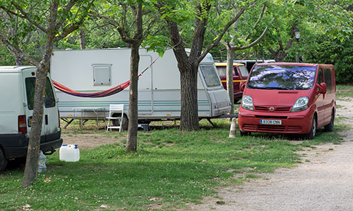 Emplacements Camping Mascún de Rodellar. Camping dans le parc naturel de la Sierra de Guara. Emplacements Camping Mascún de Rodellar. Camping dans le parc naturel de la Sierra de Guara.