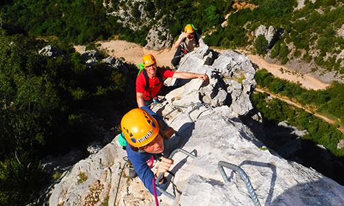 Vias Ferratas à Rodellar, Guara. Canyons dans la Sierra de Guara Vias Ferratas à Rodellar, Guara. Canyons dans la Sierra de Guara